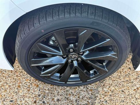 Used 2025 Toyota Corolla SE image 9