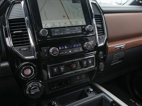 Used 2021 Nissan Titan Platinum Reserve w/ Moonroof Package image 25