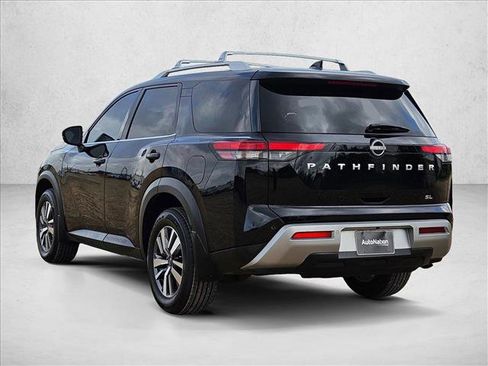 Used 2024 Nissan Pathfinder SL FWD image 8
