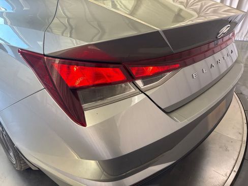 Used 2022 Hyundai Elantra SEL FWD image 13