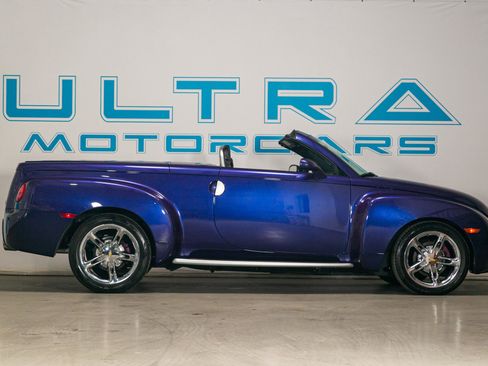 Used 2004 Chevrolet SSR w/ Preferred Equipment Group image 15