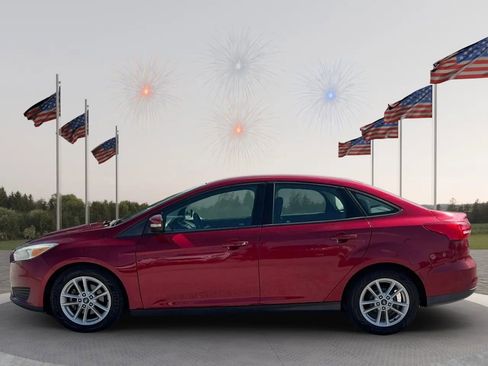 Used 2017 Ford Focus SE FWD image 4