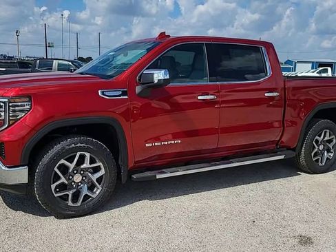New 2026 GMC Sierra 1500 SLT image 4
