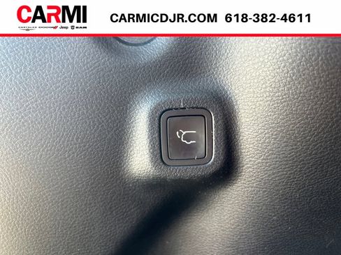 Used 2018 Jeep Compass Trailhawk w/ Leather Interior Group AWD/4WD image 37