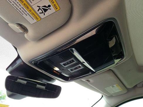 Used 2020 Land Rover Range Rover Velar R-Dynamic S AWD/4WD image 27