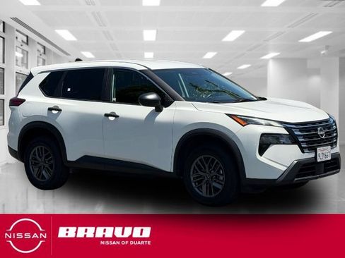 Used 2024 Nissan Rogue S FWD image 1