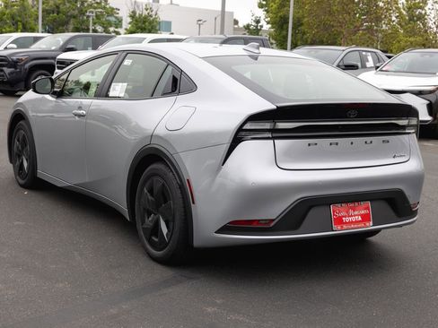 New 2026 Toyota Prius Plug-In Hybrid FWD image 6