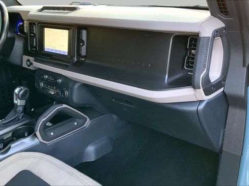 Used 2022 Ford Bronco Big Bend w/ Sasquatch Package AWD/4WD image 17