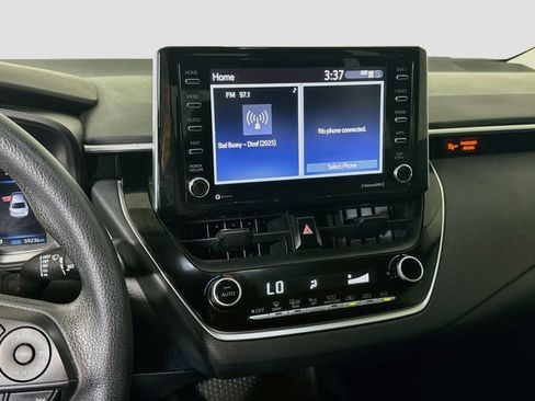 Used 2021 Toyota Corolla LE FWD image 18