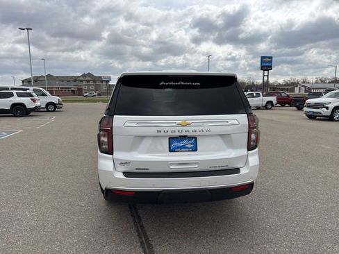 Used 2024 Chevrolet Suburban Premier w/ Premium Package AWD/4WD image 5
