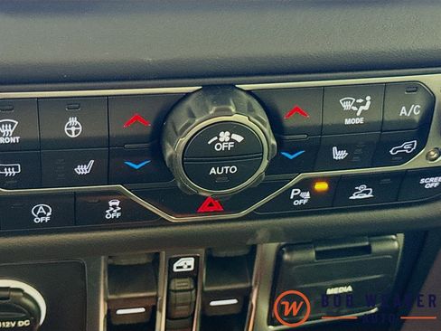 New 2026 Jeep Gladiator Mojave image 21