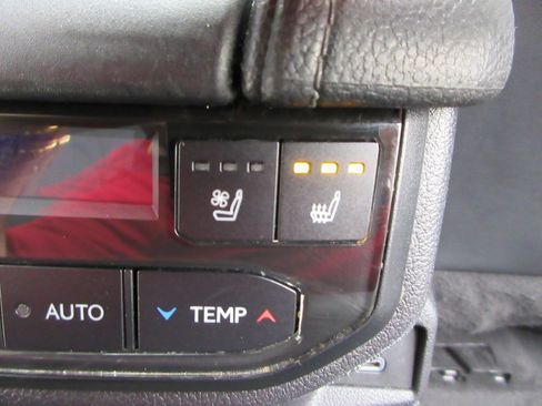 Used 2024 Toyota Grand Highlander Platinum image 26