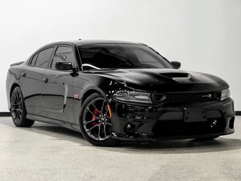Used 2020 Dodge Charger Scat Pack w/ Plus Group RWD image 4
