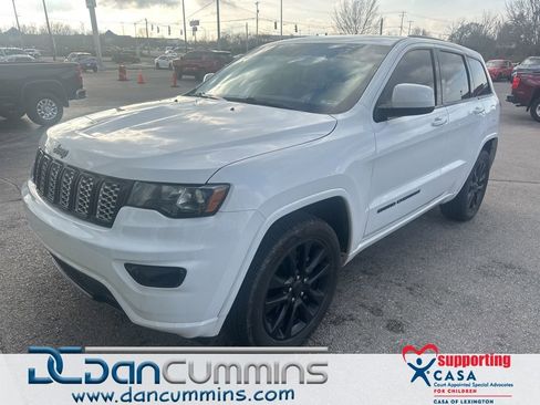Used 2019 Jeep Grand Cherokee Altitude AWD/4WD image 1
