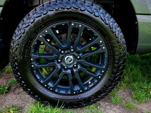 Used 2019 Nissan Titan SV w/ SV Convenience Package image 53