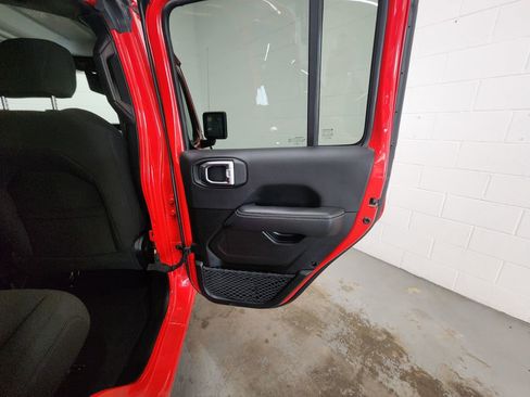 Used 2023 Jeep Wrangler Unlimited Sahara AWD/4WD image 28
