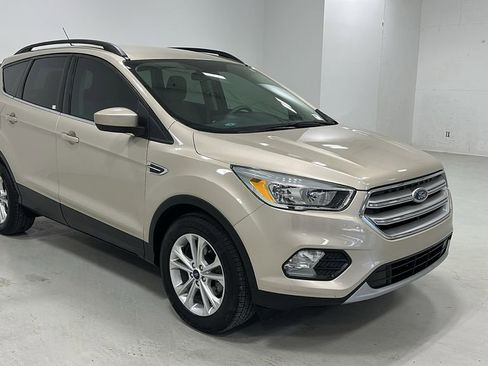 Used 2018 Ford Escape SE w/ SE Sync 3 Package image 8