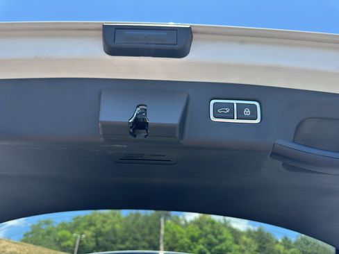 Used 2023 Kia Sorento SX AWD/4WD image 19