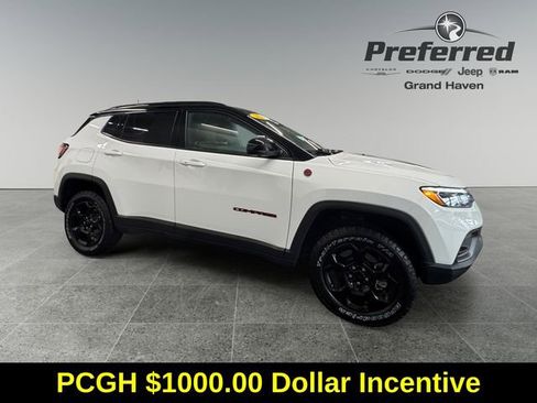 Used 2023 Jeep Compass Trailhawk w/ Trailhawk Elite Group image 8