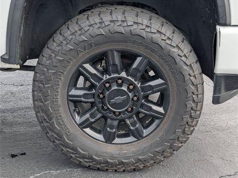 Used 2020 Chevrolet Silverado 2500 Custom w/ Custom Value Package AWD/4WD image 37