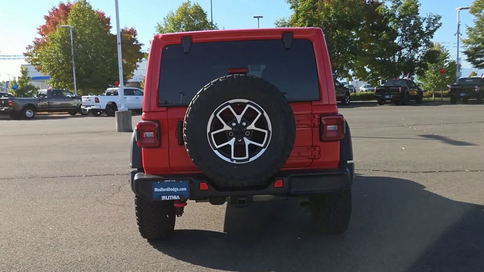 Certified 2025 Jeep Wrangler Unlimited Rubicon AWD/4WD image 7