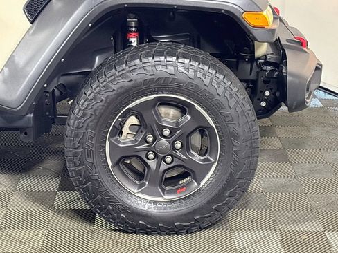 Used 2022 Jeep Gladiator Rubicon w/ Cold Weather Group AWD/4WD image 23