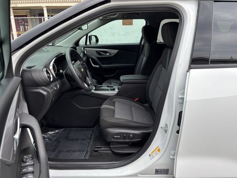 Used 2025 Chevrolet Blazer LT FWD image 27