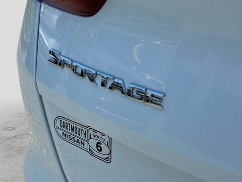 Used 2022 Kia Sportage LX AWD/4WD image 11