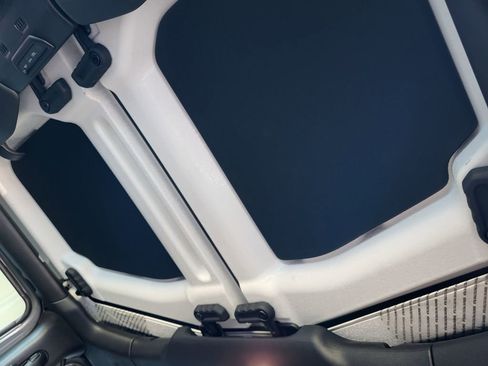 Used 2023 Jeep Wrangler Sahara w/ Cold Weather Group image 23