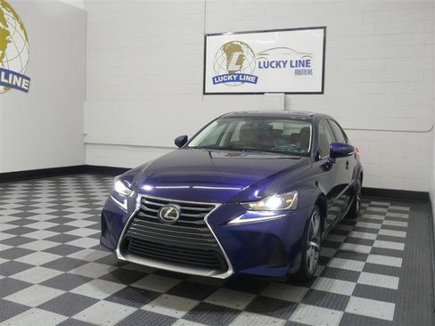 Used 2017 Lexus IS 300 AWD w/ Premium Package image 4