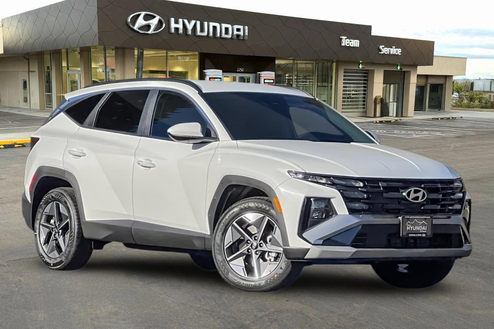Certified 2026 Hyundai Tucson SEL Plus AWD/4WD image 2
