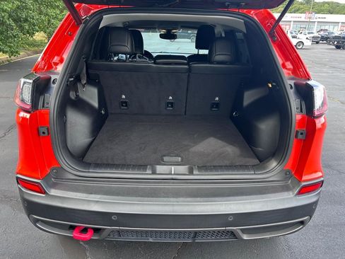 Used 2021 Jeep Cherokee Trailhawk w/ Comfort/Convenience Group image 5