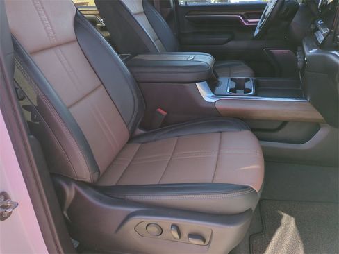 Certified 2024 Chevrolet Silverado 3500 High Country w/ High Country Premium Package image 28