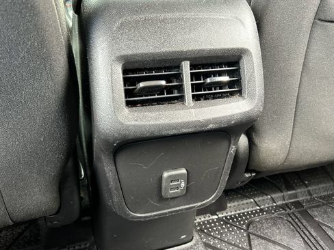 Used 2019 Chevrolet Equinox LT AWD/4WD image 18