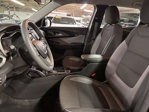 Used 2023 Chevrolet TrailBlazer LS FWD image 14