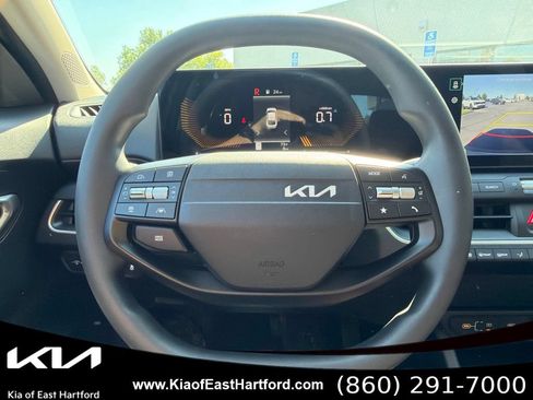 New 2026 Kia K4 FWD image 32