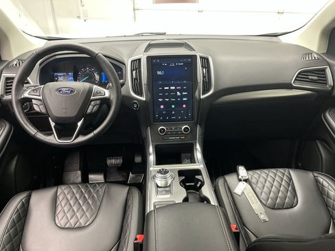 Certified 2023 Ford Edge Titanium w/ Class II Trailer Tow Package image 4