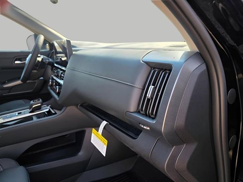 New 2026 Nissan Pathfinder SL image 14