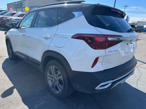 Used 2023 Kia Seltos S w/ Navigation Package image 4