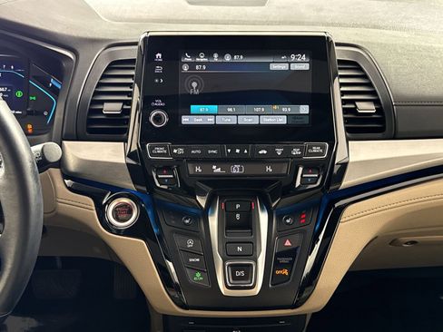 Used 2024 Honda Odyssey Touring image 18