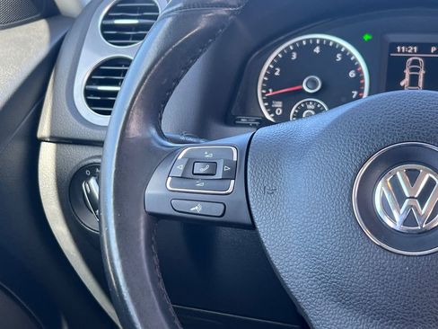 Used 2016 Volkswagen Tiguan S image 25