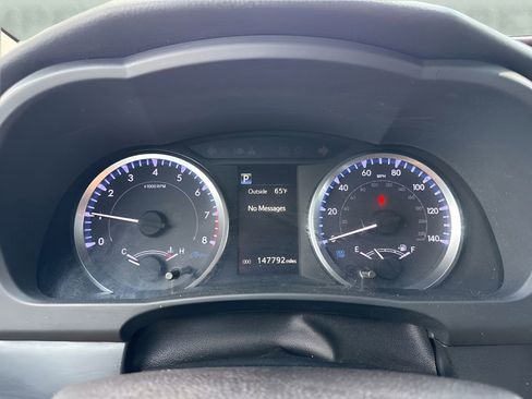 Used 2019 Toyota Highlander Plus AWD/4WD image 13