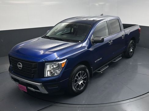 Used 2023 Nissan Titan SV w/ SV Convenience Package RWD image 6