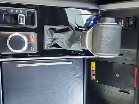 Used 2025 Toyota Sequoia Platinum AWD/4WD image 25