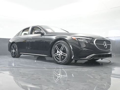 Used 2025 Mercedes-Benz E 350 4MATIC Sedan image 67