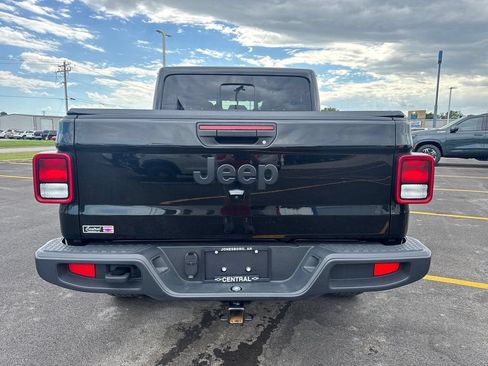 Used 2025 Jeep Gladiator Sport AWD/4WD image 5