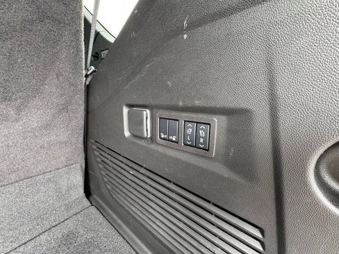Used 2024 GMC Yukon Denali AWD/4WD image 41