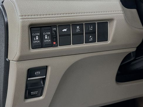 Used 2018 Honda Odyssey EX-L image 10