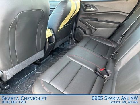 Used 2024 Chevrolet Trax RS w/ Sunroof Package FWD image 9