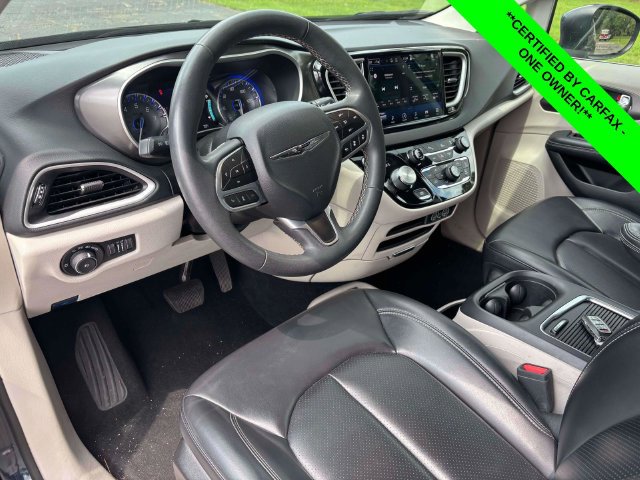Used 2023 Chrysler Pacifica Touring-L FWD image 8